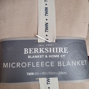 Berkshire Mircofleece tan blanket